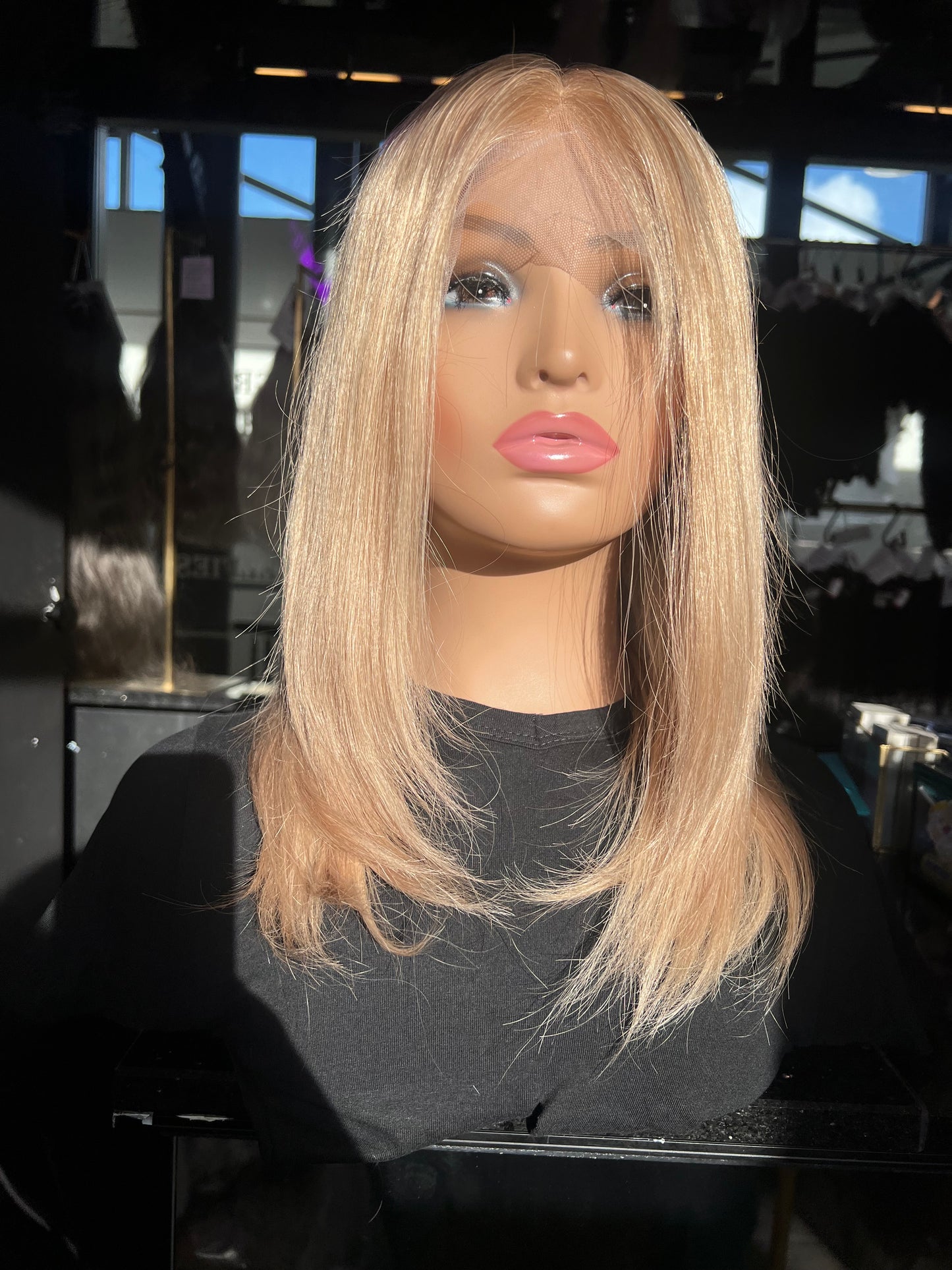 European highlights blond wig .