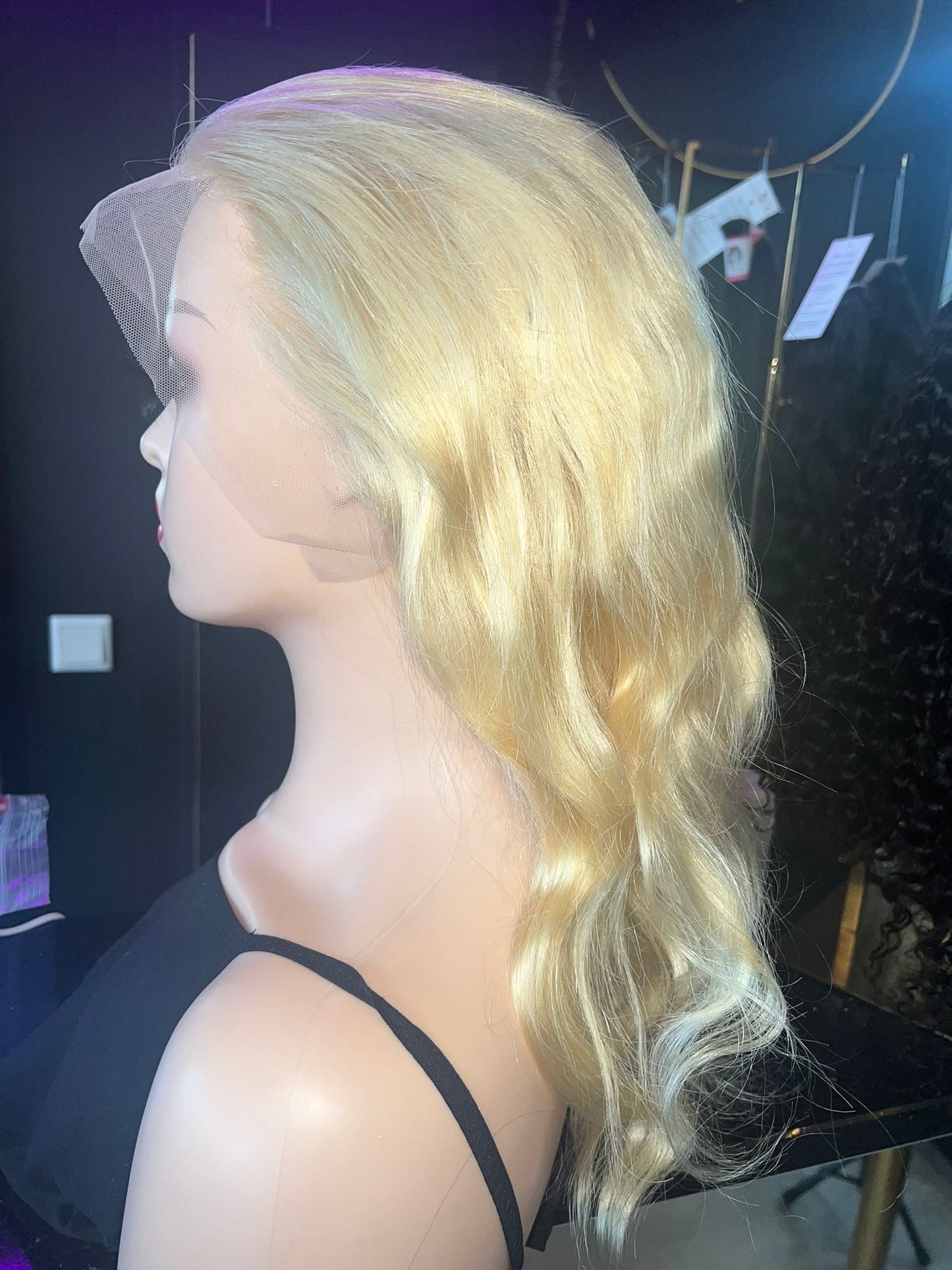 Blond bodywave wig
