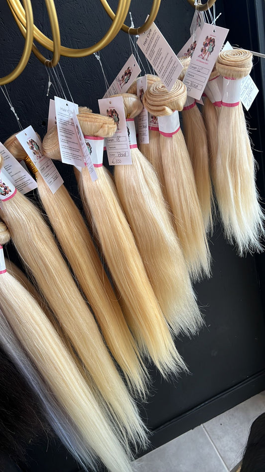 Straight blond bundles